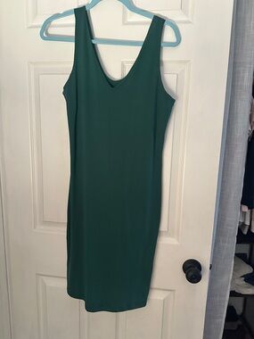 Yelete Hunter Green Sleeveless V-Neck Midi Dress. Large, NWT